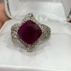 925 Brand New Elegant Silver and Ruby Ring